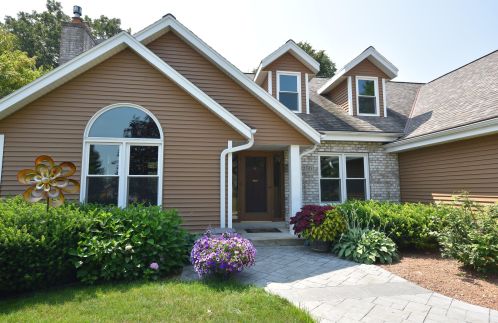 12735 Cherrytree Ln, Waukesha, WI 53151-7648
