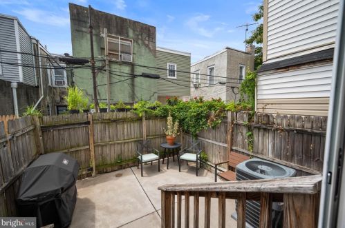 428 Mercy St, Philadelphia PA  19148-2507 exterior