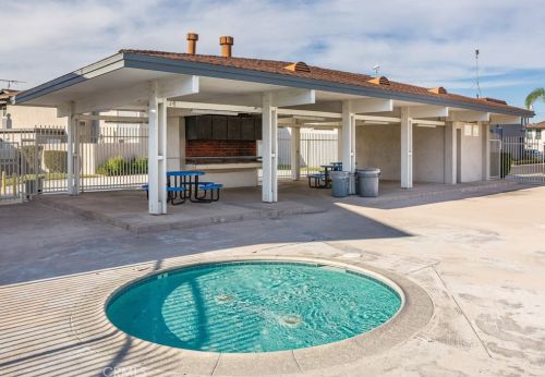 10404 Rutgers Ct, Cypress CA  90630-4229 exterior