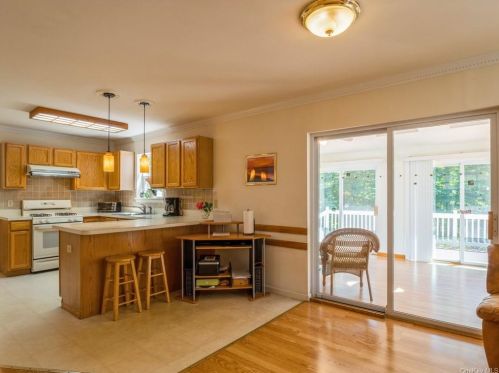 21 Sycamore Way, Poughkeepsie NY  12603-5684 exterior