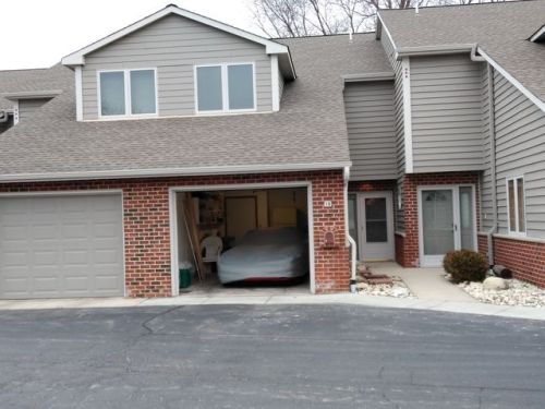 240 Marina Ct, Waterford, WI 53185-4475