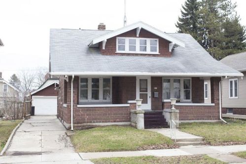 857 9 St, Manitowoc WI  54220-3361 exterior