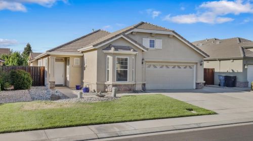 2713 Donner Trl, Riverbank, CA 95367-9582