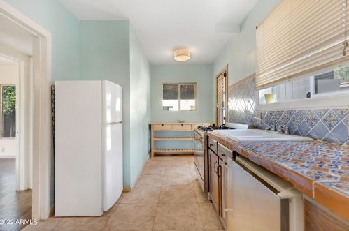 2515 10 St, Phoenix AZ 85020-5821 exterior