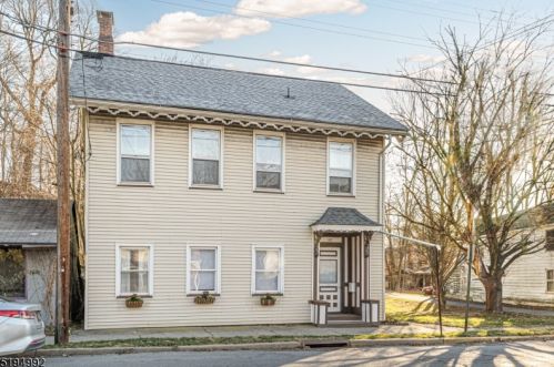 182 Market St, Belvidere, NJ 07823-1205