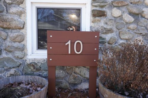 10 Millville St, Salem, NH 03079-2646
