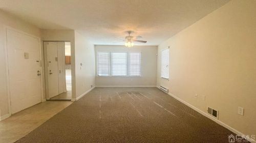 292 Hatfield Ln, East Brunswick NJ  08816-5653 exterior