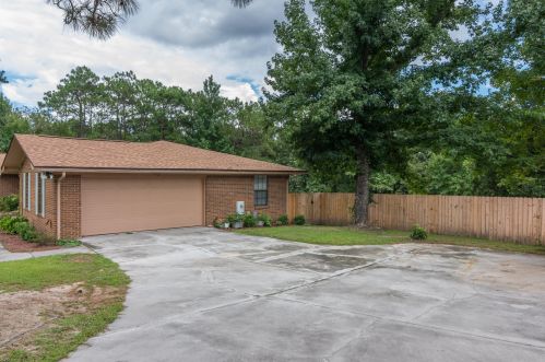 200 Ten Lake Dr, Defuniak Springs FL  32433-4506 exterior