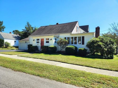 298 Arbor Dr, Southport, CT 06890-1126