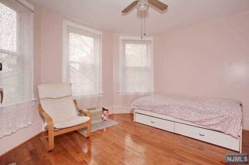 144 Main St, Ridgefield Park NJ  07660-1256 exterior