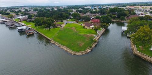 500 Panama Ct, Granbury, TX 76048-2502