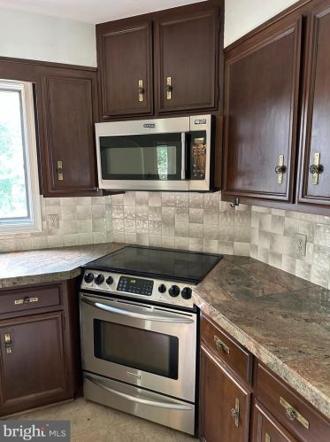 1139 Webster Dr, Wilmington, DE 19803-3459