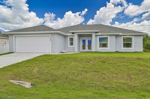 3207 37th St, Lehigh Acres, FL 33976-4321