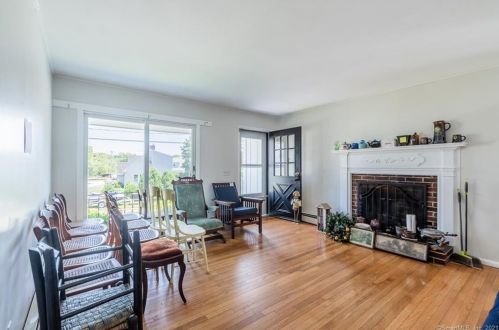 21 Greenfield St, Waterford CT  06385-3907 exterior