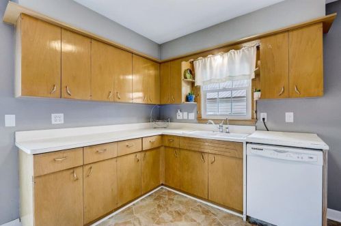 709 Westowne Ave, Waukesha WI  53188-2833 exterior