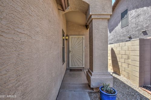 1088 Sierra St, Gilbert AZ  85296-3832 exterior