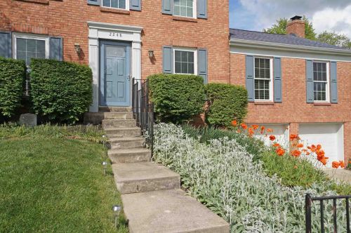 2248 Forest Lawn Dr, Florence, KY 41042-9140