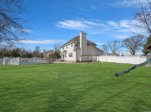 8 Daremy Ct, Lake Grove NY  11755-3226 exterior