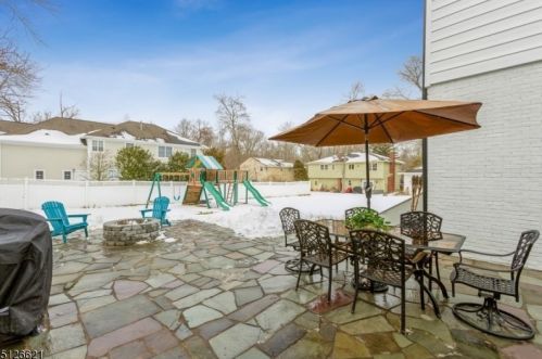 38 La Secla Pl, Berkeley Heights NJ  07922-1234 exterior