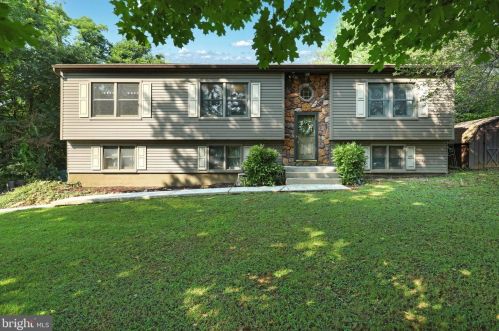 50 4th St, Mount Wolf, PA 17347-9500