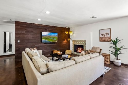 46500 Cameo Palms Dr, La Quinta CA  92253-2016 exterior