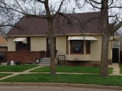 205 B St, Richardton, ND 58652-7003