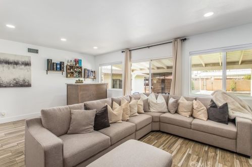 6872 36th St, Riverside CA  92509-1307 exterior