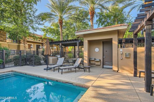 5550 16th St, Phoenix AZ  85016-2939 exterior