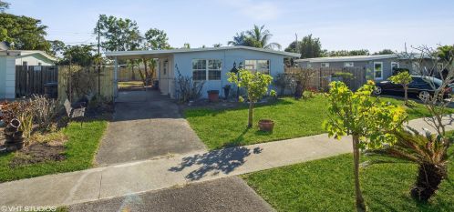 2356 Rue Rd, West Palm Beach, FL 33415-7142