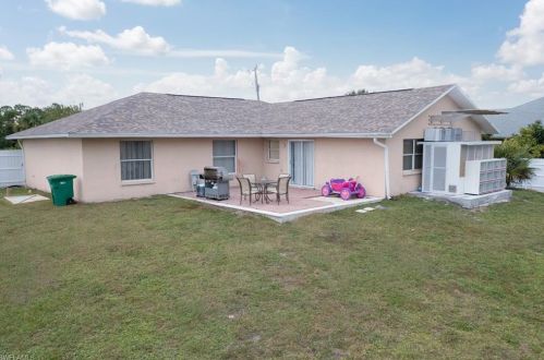 712 Hibiscus Ave, Lehigh Acres FL 33972-8000 exterior