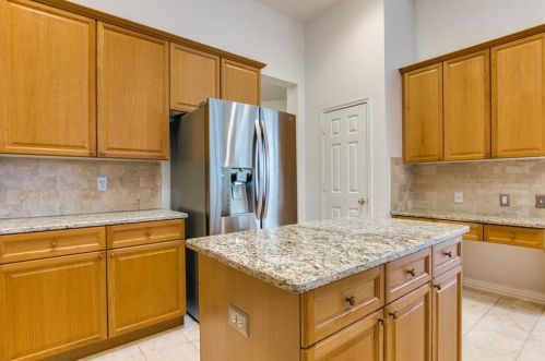 2614 Brighton Dr, Lewisville TX  75028-1463 exterior