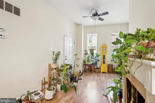 1419 4 St, Philadelphia PA  19147-0059 exterior