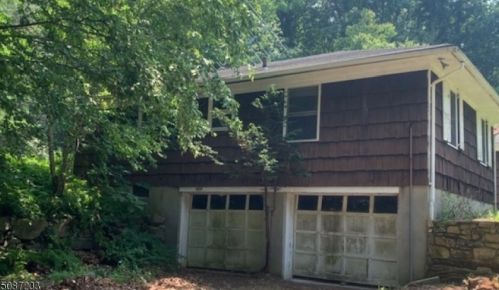 212 North Rd, Chester, NJ 07930-2324