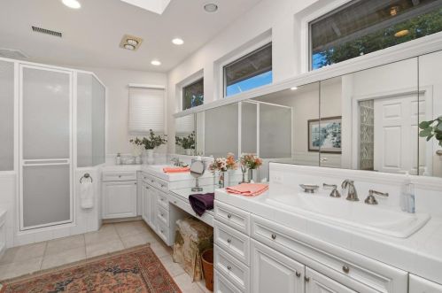 3304 Silver Oak Ln, Vista CA  92084-6614 exterior