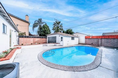 2512 Deerford St, Lakewood CA  90712-3356 exterior