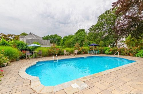 365 Gulf St, Milford CT  06460-6535 exterior