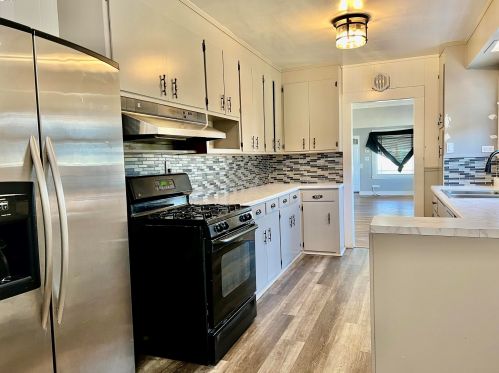 6035 Holway St, Oakland CA  94621-4137 exterior