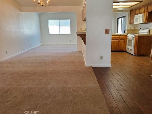4569 Avenue, Lancaster, CA 93535-7712