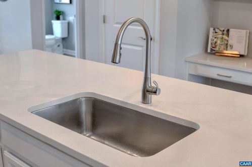 6015 Mccomb St, Crozet VA 22932-3023 exterior