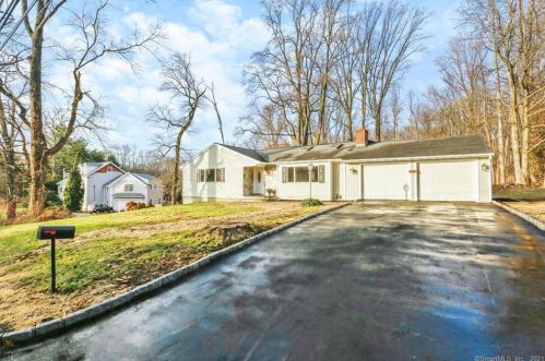 35 Macdonald Rd, Bridgeport, CT 06611-4025