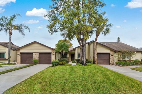 136 Village Walk Dr, West Palm Beach, FL 33411-2980