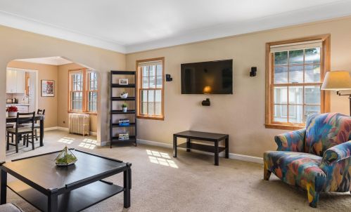 1288 Avon St, Saint Paul, MN 55117-4004