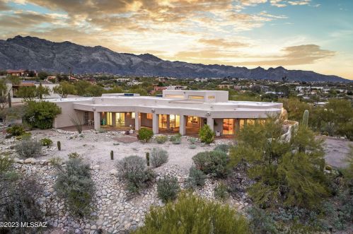 4925 Calle Bosque, Tucson, AZ 85718-6335