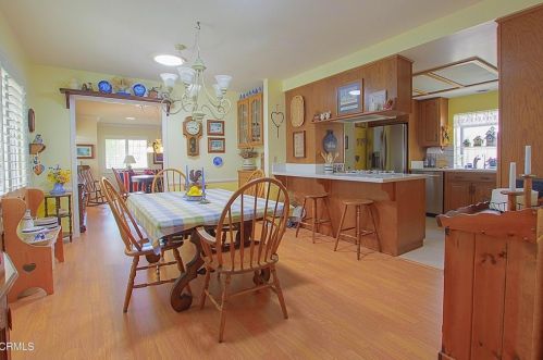 1966 Patricia St, Oxnard CA 93036-2721 exterior