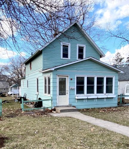 307 6th St, Morris MN  56267-1968 exterior