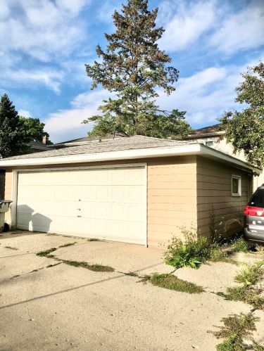 8129 Beckett Ave, Milwaukee WI  53218-4655 exterior