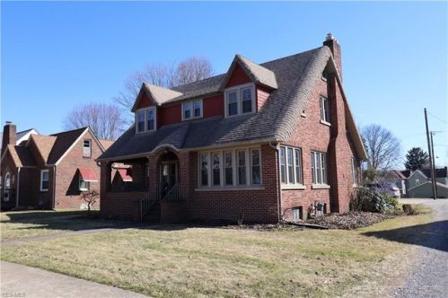 125 Center St, Harmon, OH 44662-1121