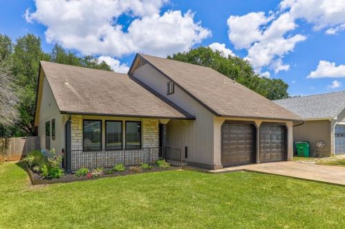 7715 Copano Dr, Austin TX  78749-3810 exterior