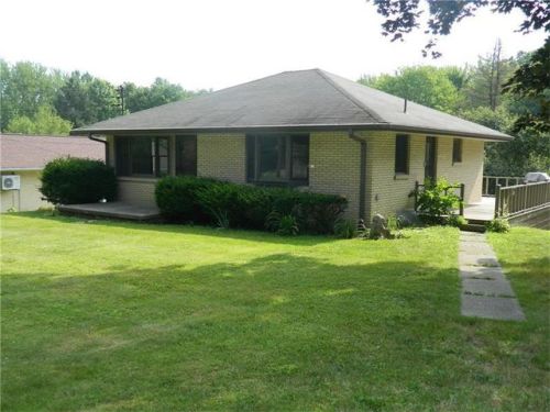306 Dutch Ln, Hermitage, PA 16148-2738