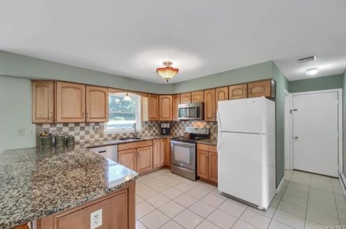 1 Overlook Dr, Washingtonville NY  10992-1041 exterior